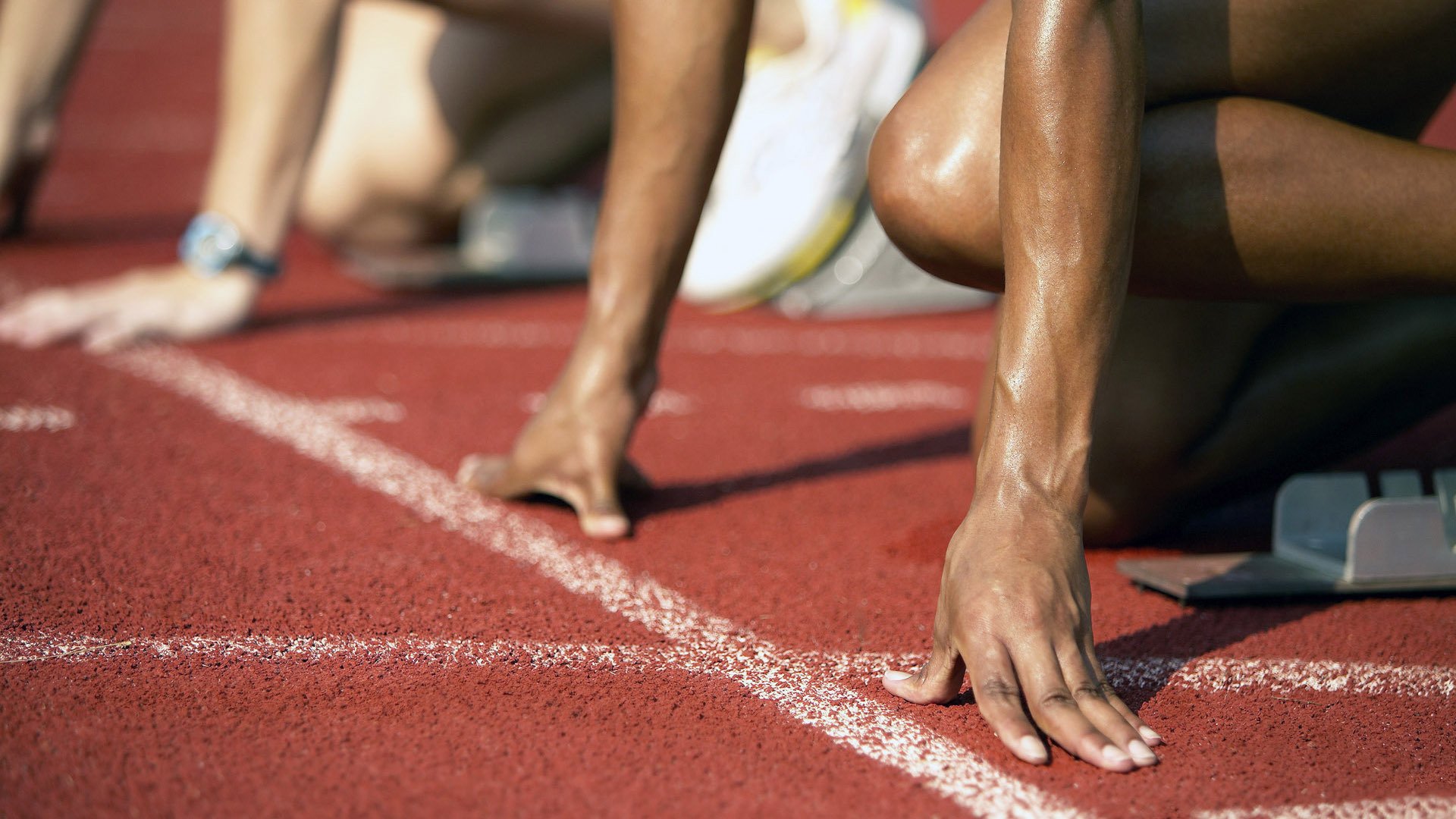 kaiyun-_远征马拉松:穿越荒漠与丛林的极限体验_,征战马拉松